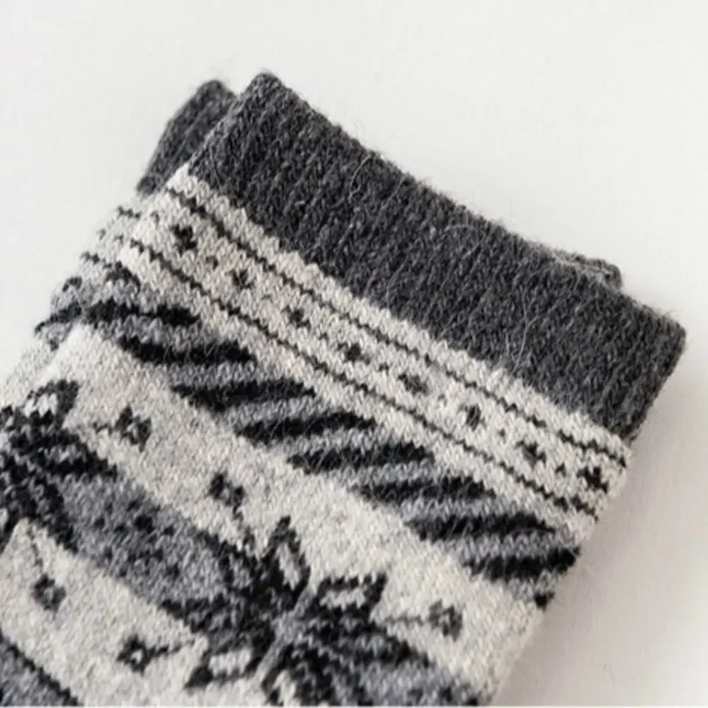 Two New warm wool Jaccard boot socks kids 7-10